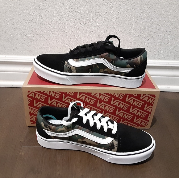 Vans - Picture 4 of 5